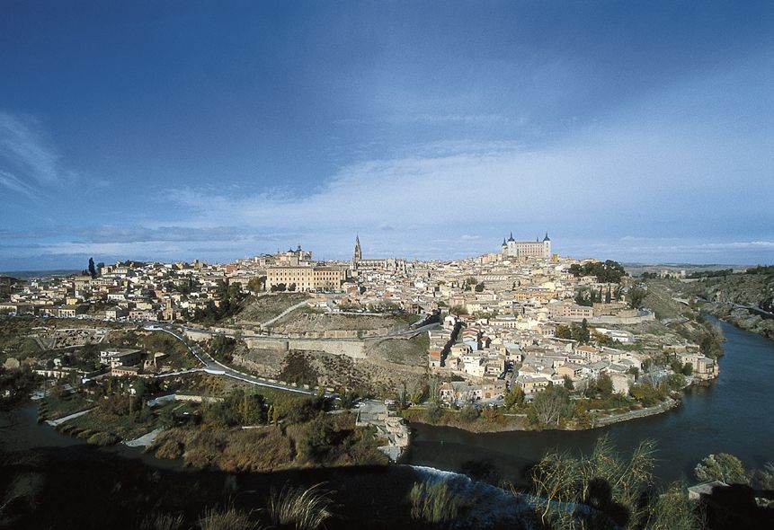 Toledo: Private Monuments Walking Tour With Monument Entry - Admiring El Grecos Masterpiece