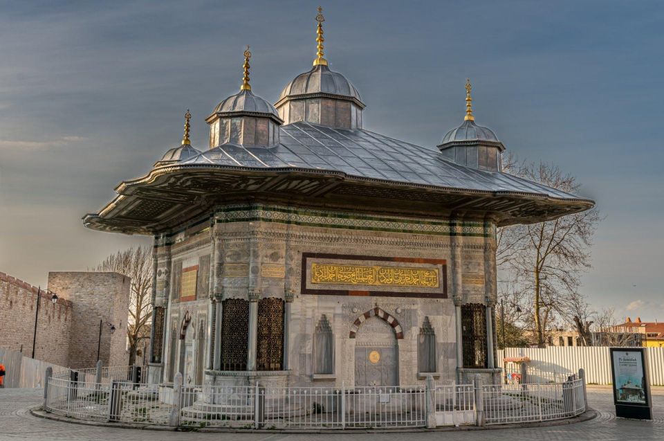 Topkapi Palace Guided Tour and Skip The Ticket Line - Experience Ottoman Legacy