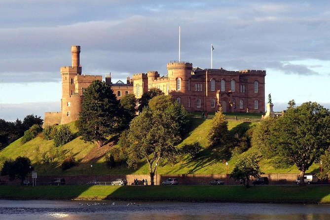 Urquhart Castle, Culloden, Loch Ness Centre, Gin, Outlander Sites - Immerse in Outlander Sites