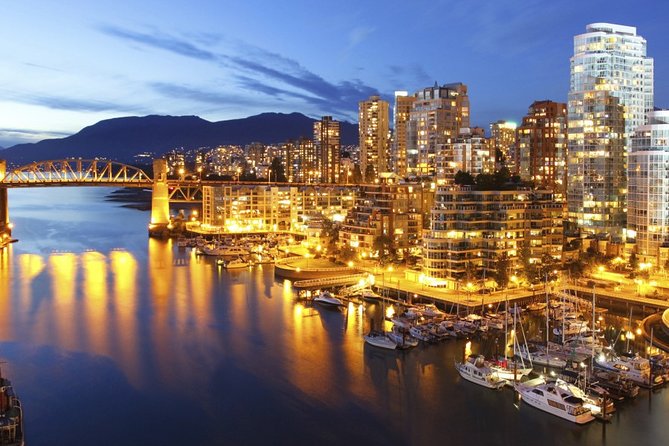 Vancouver Hourly Disposal Service: Private Driver by Luxury SUV - Explore the City