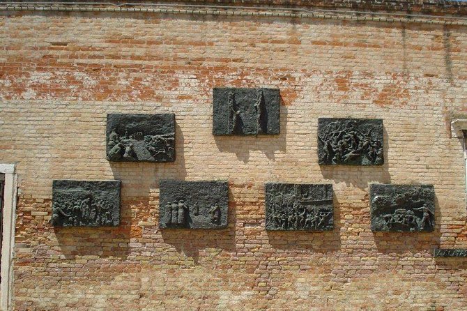 Venice: Jewish Ghetto Walking Tour With Time for Synagogues Tour - Meeting and Pickup