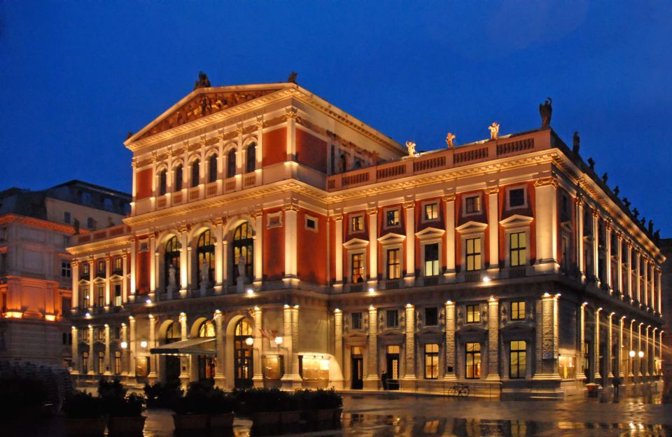 Vienna: Mozart Concert With Dinner and Carriage Ride - Horse-Drawn Carriage Ride