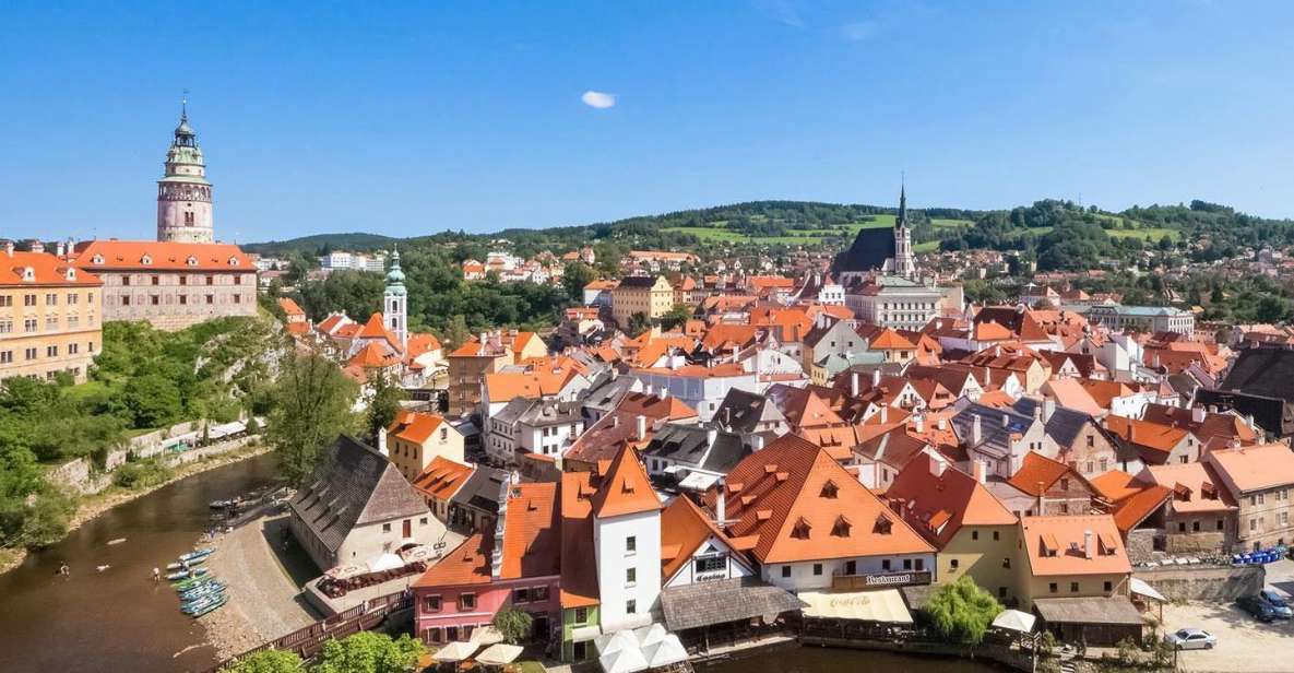 Vienna: Sightseeing Transfer to Prague via Cesky Krumlov - Exploring Cesky Krumlov