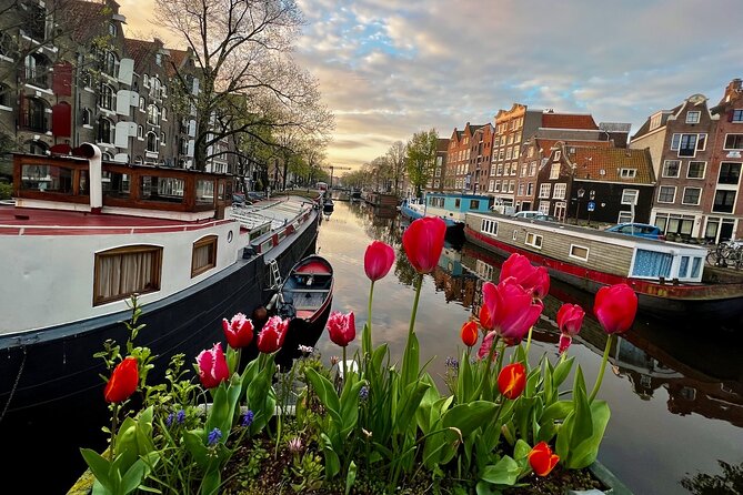 Walking Tour in Amsterdam With Enthusiastic and Fun Guide - Tour Highlights