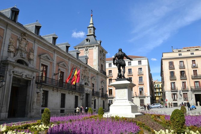 Walking Tour Madrid Old Town: Secret Spots and Hidden Gems - Discovering the Royal Theatres Grandeur