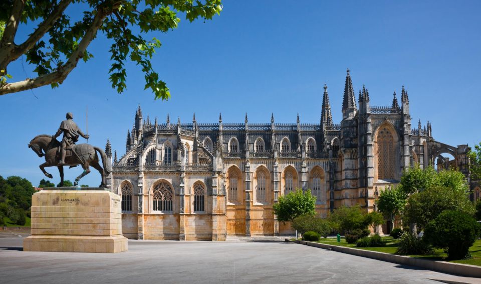 Whispers of Romance: Leiria Walking Tour for Lovers - Castelo De Leiria