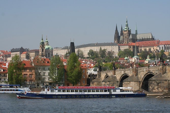 1 Hour Prague Panoramic Vltava River Sightseeing Cruise - Suitability and Accessibility