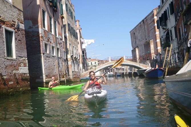 2 Hour Venice Canal Kayak Tour - Premium Experience by Day - Exploring Venices Canals