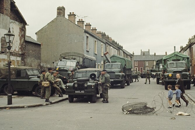 2 Hours Belfast Original Drivers the Troubles Black Taxi Tour - Peace Walls and Falls Road