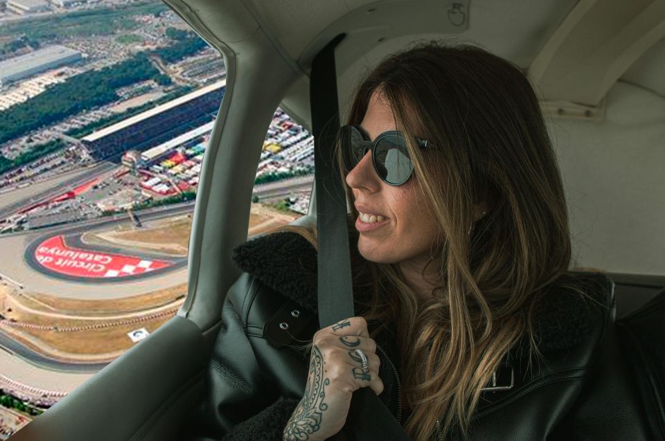 45 Minutes - Formula 1 Circuit & Coastline Tourist Flight - Pickup and Return to Barcelona