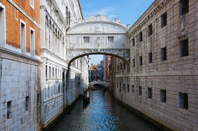 A Must Have City Portrait Session - Capturing Iconic Landmarks and Hidden Gems