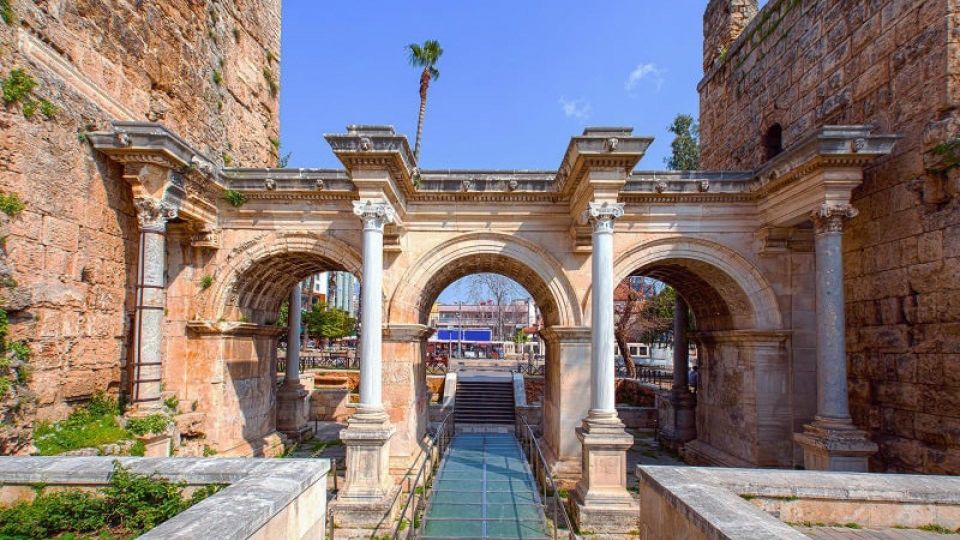 Antalya: City Tour, Waterfalls, and Boat Tour With Lunch - Scenic Mountains and Seaside Vistas