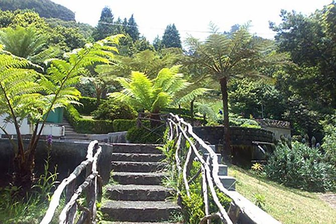 Balconies Walk & A-Framed Houses Tour - Small-Group for Better Access to Guide