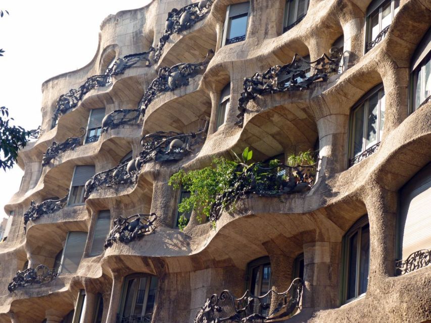 Barcelona: 4-hour Private Guided Walking Tour - Accessibility and Mobility