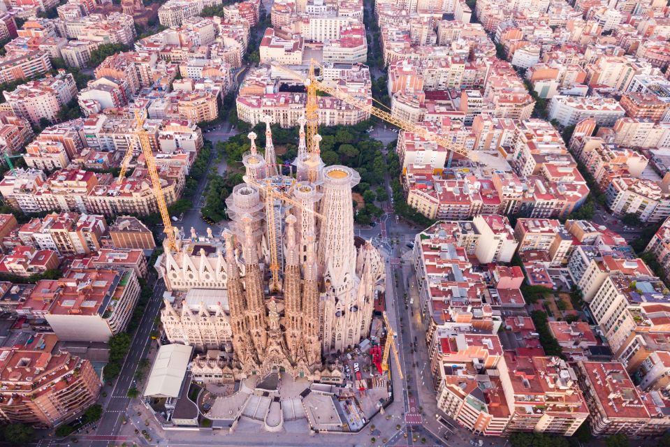 Barcelona Old Town and Top Attractions Private Car Tour - Skip-the-Line Tickets