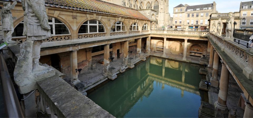 Bath : 2 Hour Historic Walking Tour With An App - Exploring Royal Crescent