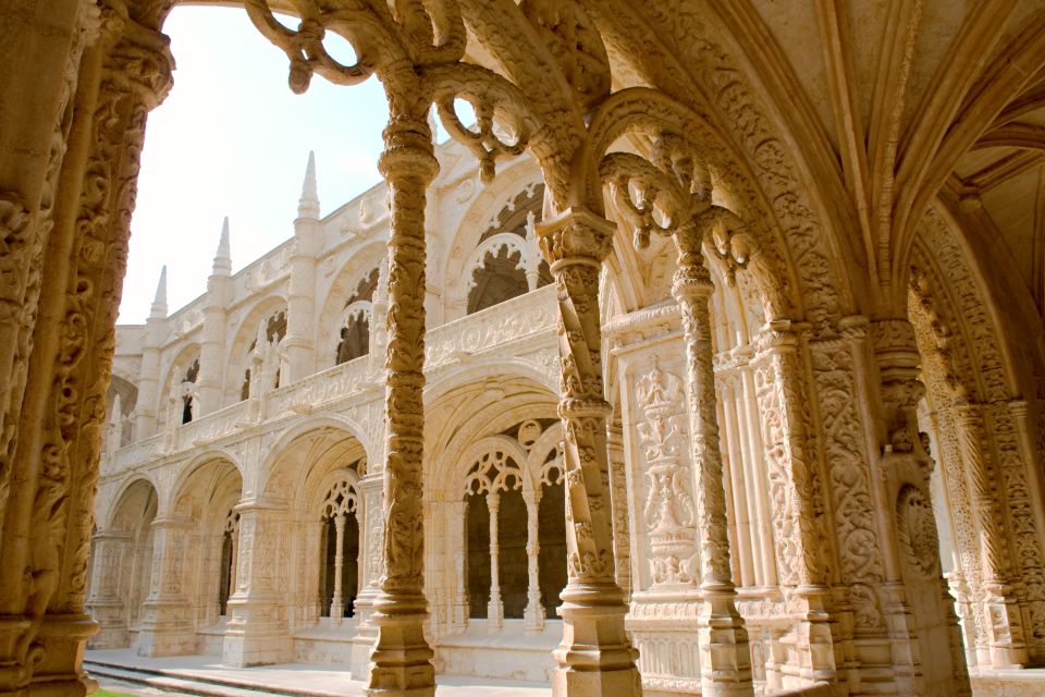 Belem: History & Heritage Private Day Trip With Lunch - Visit to a Tile Factory