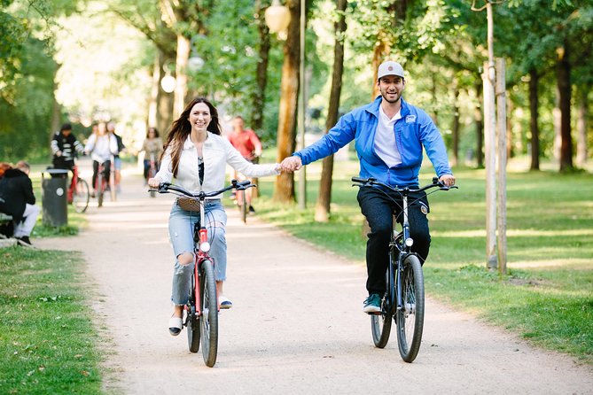 Berlin Historical Bike Tour: Berlin Wall and Cold War - Bicycles and Helmets Provided