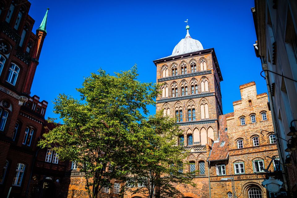 Bike Tour of Lubeck With Top Attractions and Private Guide - Exploring Old Town Highlights