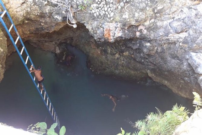 Blue Hole Mineral Spring and Ricks Cafe Private Tour - Private Transportation Features