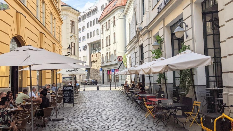 Bratislava: Historic City Centre Self-guided Tour - Explore Hlavne Namestie