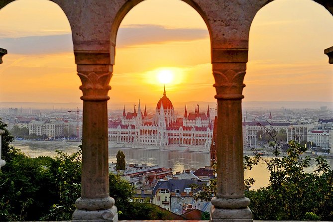 Budapest Private Full Day City Tour With a Comfortable Air -Conditioned Car - Gellért Hill Exploration