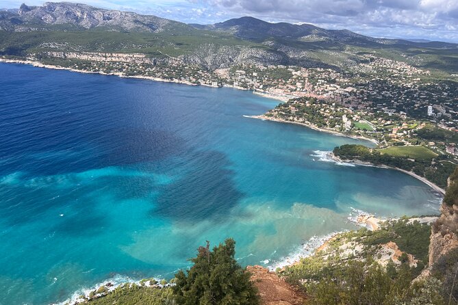 Cabriolet Adventure From Marseille Port to Cassis La Ciotat - Onboard Amenities and Comforts