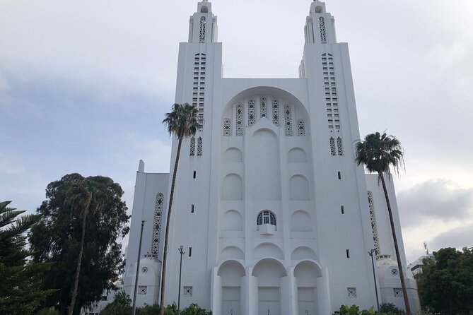 Casablanca and Morocco Shared Walking Tour With Licensed Guide - Exploring Casablanca