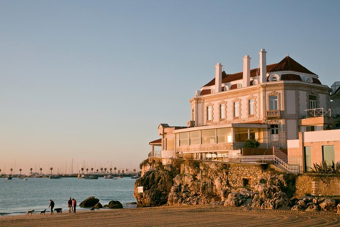 Cascais: Glamour, Luxury and Decay by The Lisbon Coastline - Accessibility and Group Size