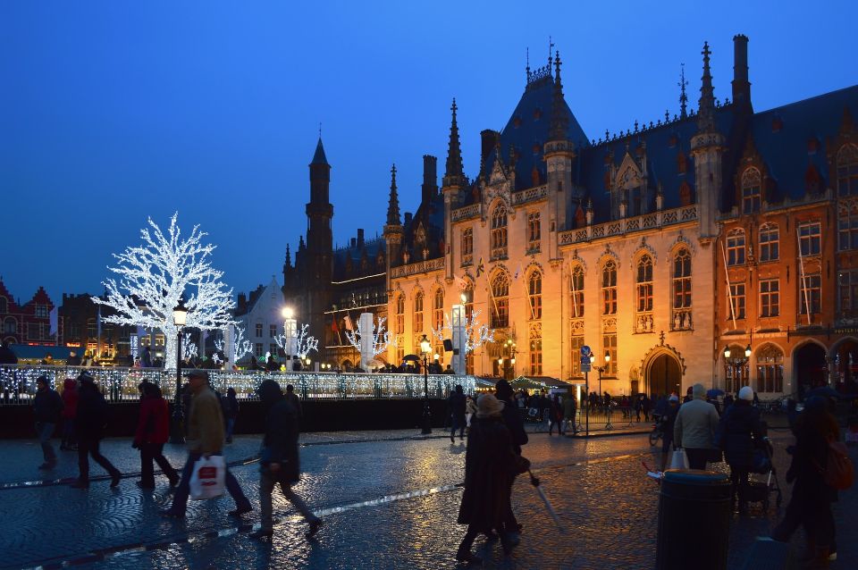 Christmas Magic in Bruges - Walking Tour - Chocolatier Dumon and Signature Chocolates