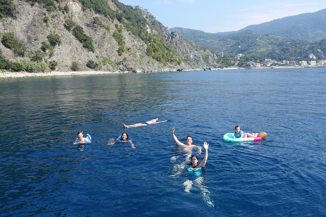 Cinque Terre Lunch Boat Tour - Navigating the Cinque Terre