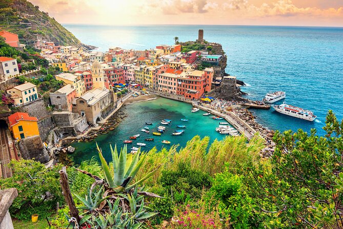 Cinque Terre Small Group or Private Day Tour From Florence - Discovery in Vernazza