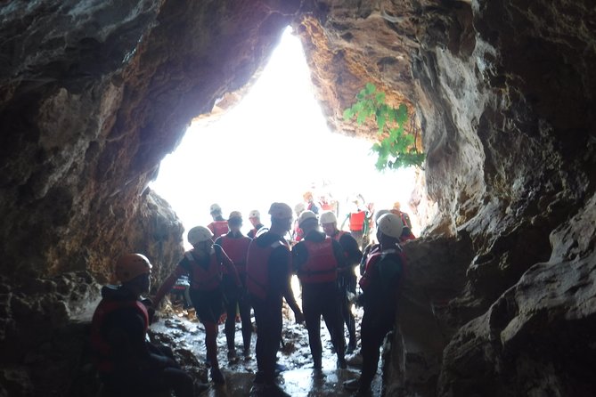 Coasteering at Portinho Da Arrábida - Duration and Group Size