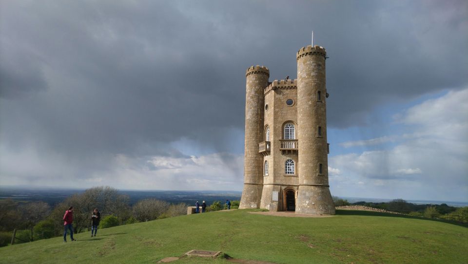 Cotswolds: Walks and Villages Guided Tour - Discovering Asthall