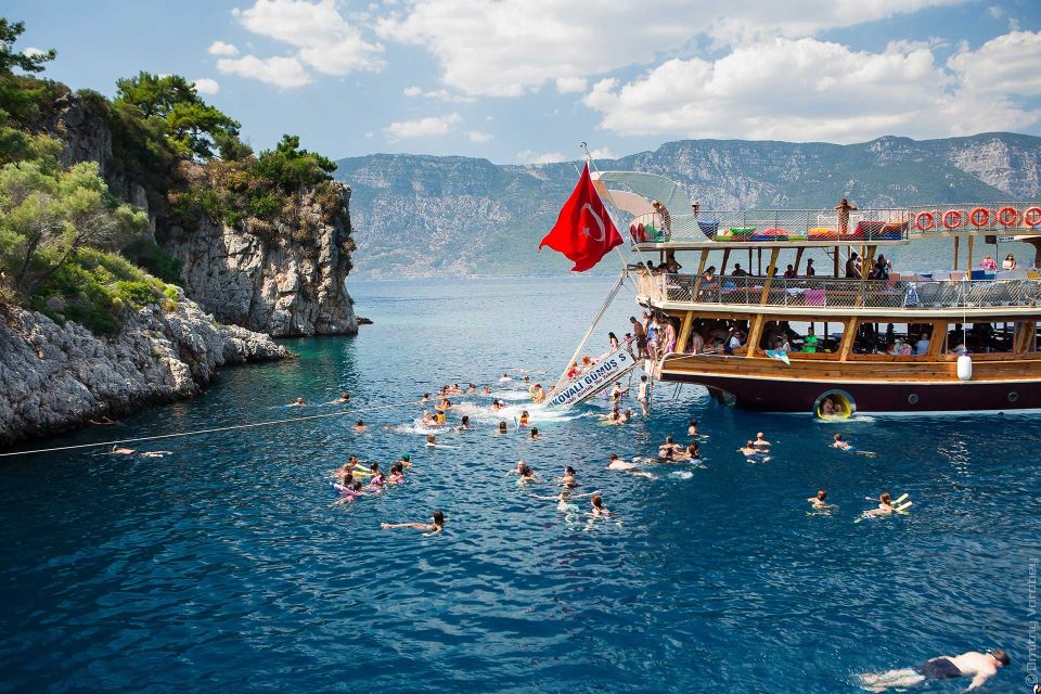 Didim/Altinkum: Lazy Day Boat Trip With BBQ Lunch - No Bringing Food or Drinks