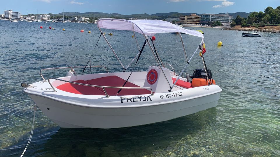 Discover the Ibiza Beaches on a Boat Without License 8H - Boat Equipment and Amenities