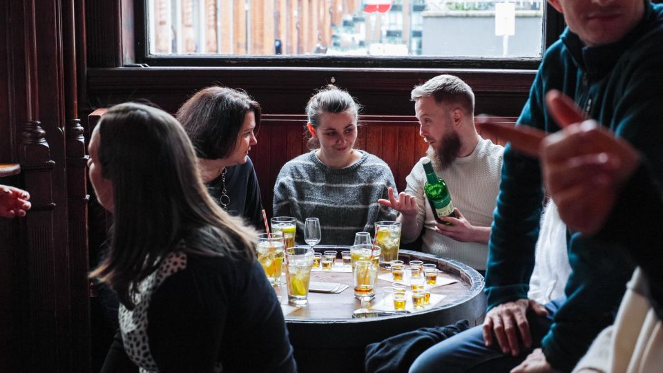 Dublin: Premium Whiskey Tasting Guided by Local Expert - Pub Ambiance