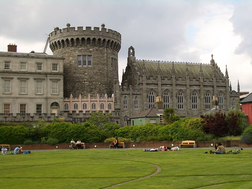 Dublin: Private Tour of City Monuments in Spanish - Pickup and Duration