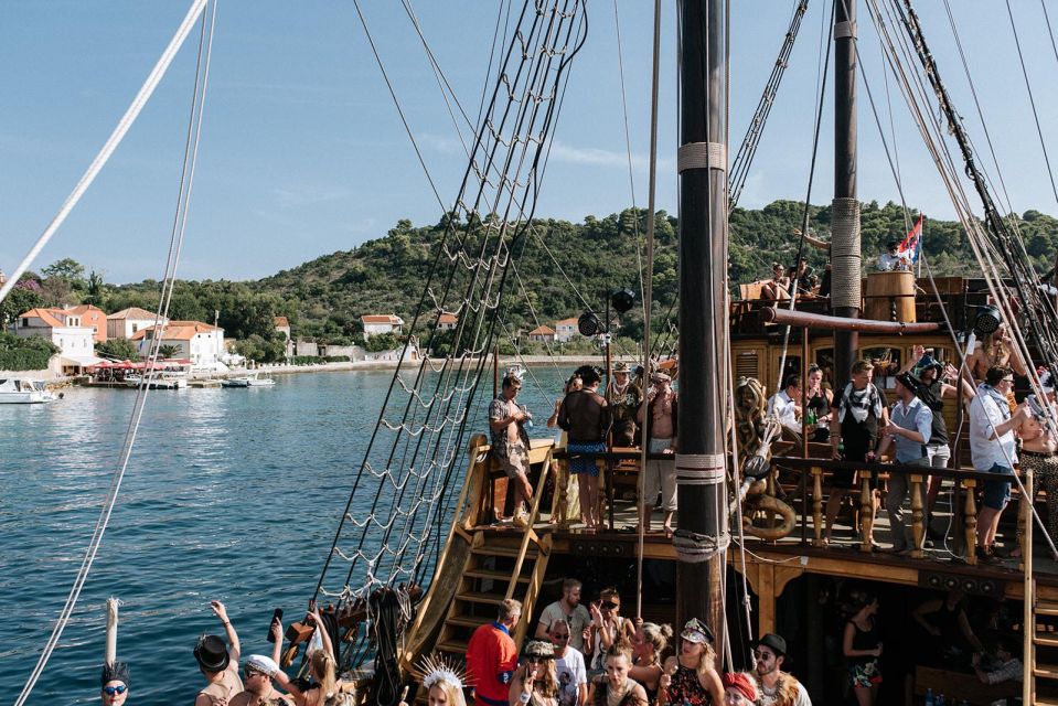 Dubrovnik: Galleon Cruise With a Live Show & Drink at Sunset - Important Safety Information