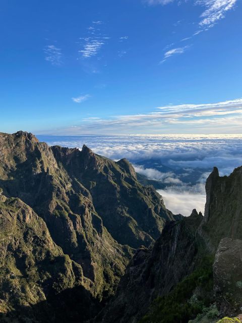 Exclusive Sunrise Hike: Pico Areeiro-Pico Ruivo DroneFootage - Unparalleled Sunrise Experience