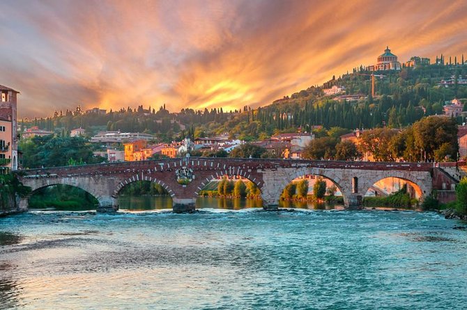 Fascinating Verona: in the Footprints of Romeo and Juliet - Captivating Storytelling by Local Guide