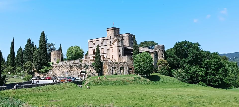 From Aix-en-Provence: Luberon Perched Villages Guided Tour - Lisle Sur La Sorgue Antique Shops