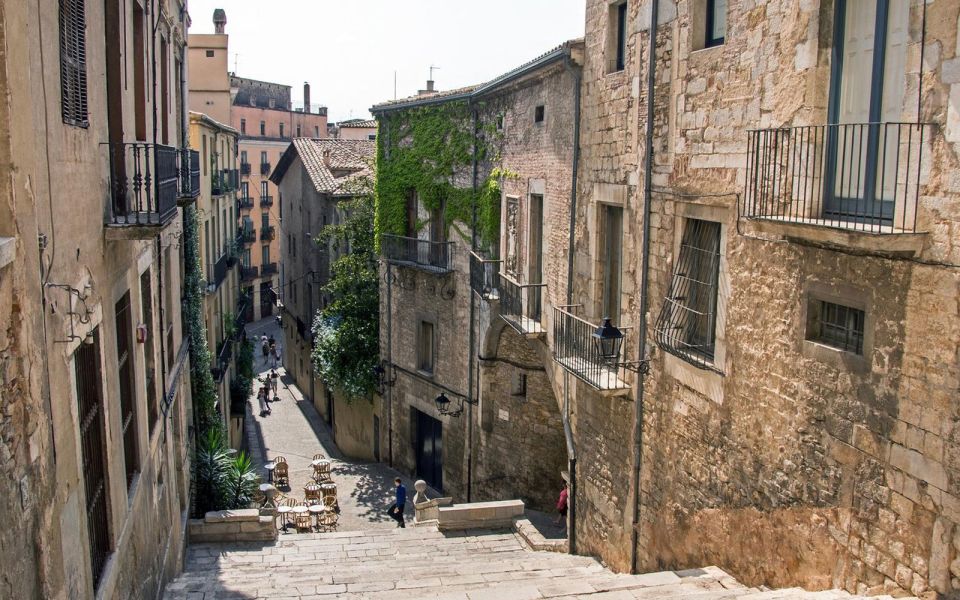 From Barcelona: Private Full-Day Girona & Sitges Guided Tour - Guided Tour of Sitges