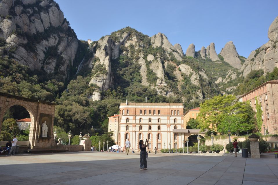 From Barcelona: Private Montserrat and Boutique Winery Tour - Private Tour and Wine Tasting