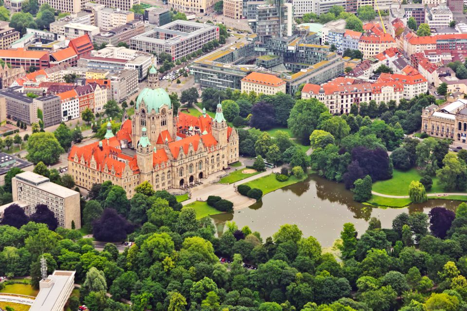 From Hamburg: Private Guided Day Trip to Hanover - Landesmuseum