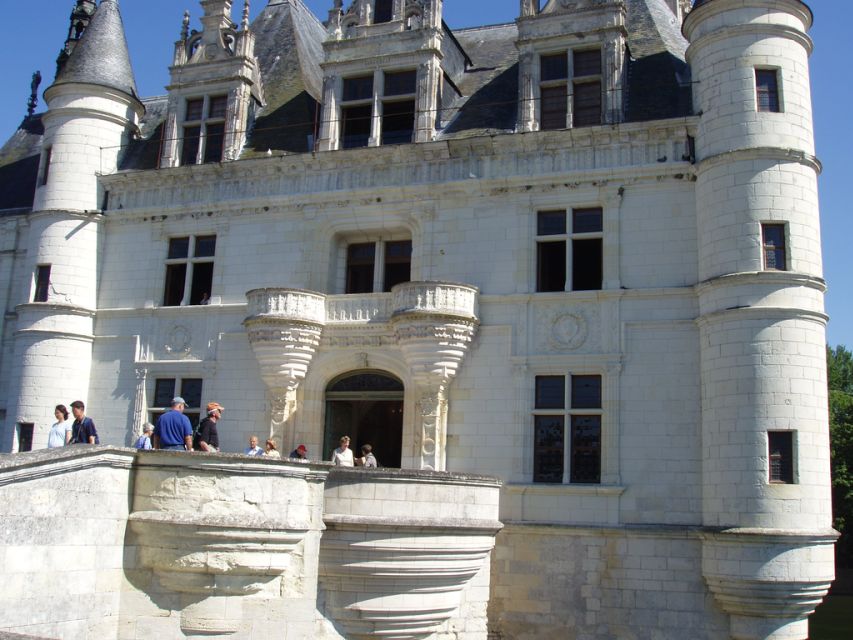 From Paris: Loire Valley Castles Full-Day Tour With Lunch - Meeting Point and Transportation