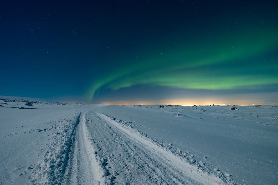 From Reykjavik: Northern Lights Minibus Tour - Natural Phenomenon Explanation