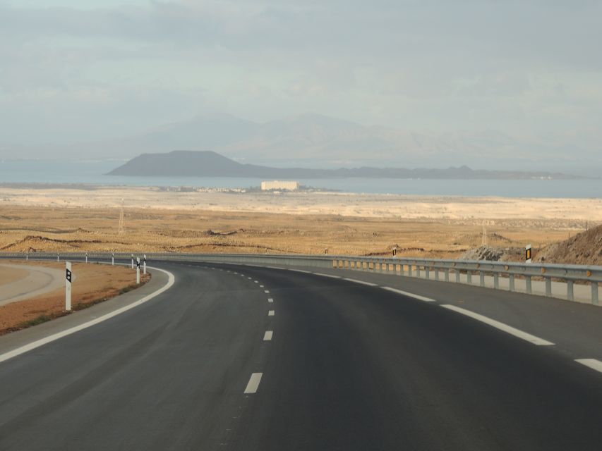 Fuerteventura: Island Highlights Guided Sightseeing Tour - El Cotillo: Fishing Village