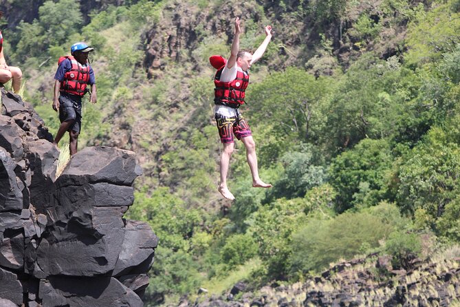 Full Day: Zambezi Whitewater Rafting 1-25 - Exploring the Zambezi River