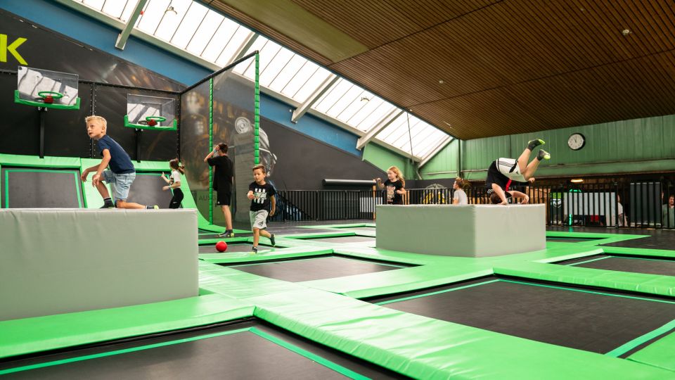 Gelsenkirchen: Alma Park Trampoline Area Admission - Meeting Point and Start Times